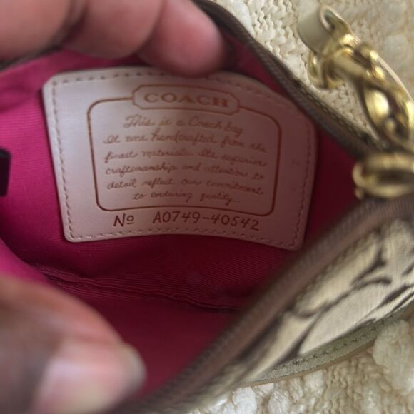 Coach Signature Canvas Wristlet Wallet - Picture 6 of 7